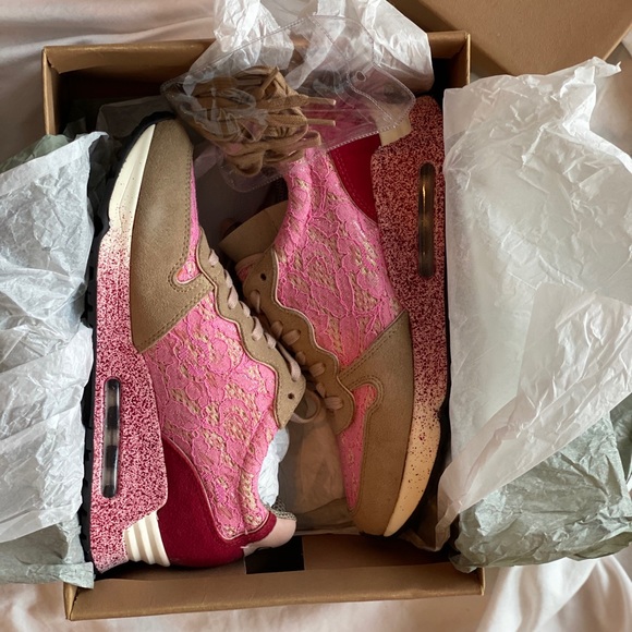 Ash Pink Lace Sneakers (BRAND NEW) - Picture 2 of 7